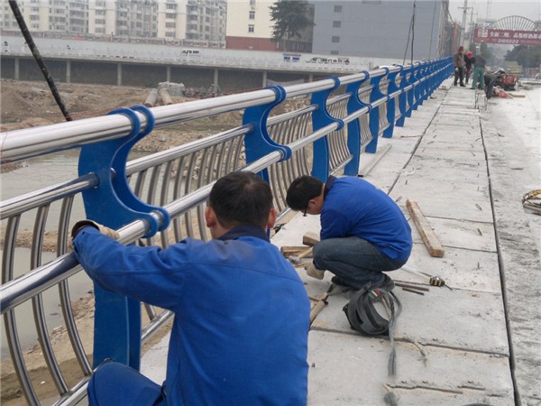 南平不锈钢桥梁护栏除锈维护的重要性及其方法
