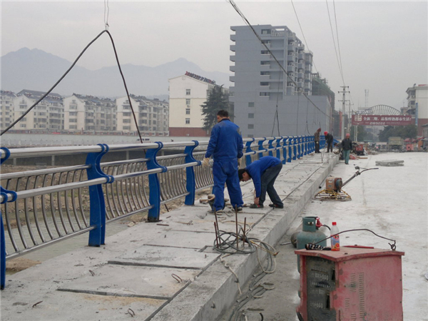 南平不锈钢复合管护栏常见问题及解决方案
